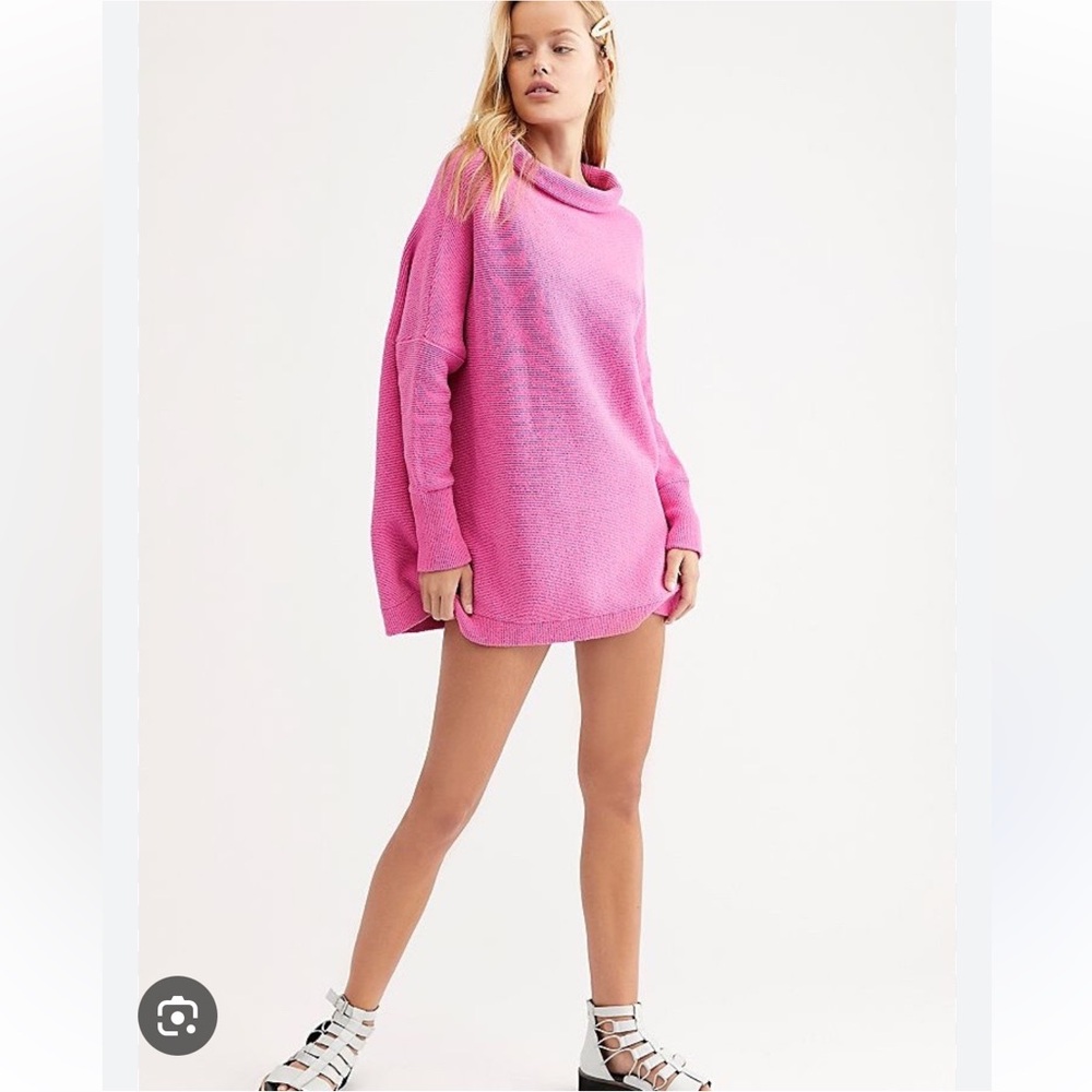 Free People Ottoman Slouchy Ribbed Tunic Sweater in Electric Pink Medium
